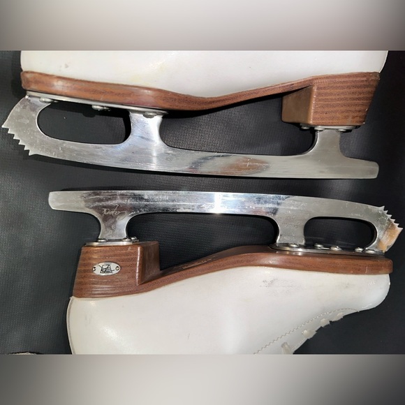 Riedell Diamond Jr Figure Skates - Picture 7 of 8